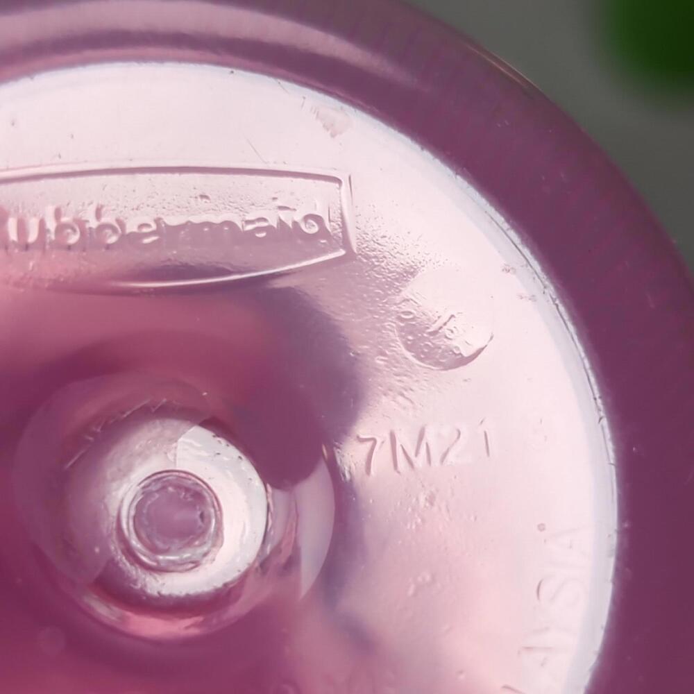 Set of 2 RUBBERMAID Chug Style Flip Top 14 oz. Plastic Drink Bottles 7M21 - Picture 6 of 7